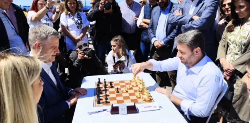 Νίκος Ανδρουλάκης: Κάνει πρόβες ενόψει των πολιτικών παρτίδων που τον περιμένουν Νίκος Ανδρουλάκης: Κάνει πρόβες ενόψει των πολιτικών παρτίδων που τον περιμένουν