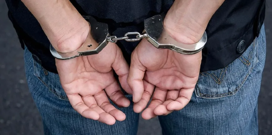 Οδήγηση χωρίς δίπλωμα, υπό την επήρεια μέθης και ηχορύπανση: Το αστυνομικό δελτίο της Δυτικής Ελλάδας Οδήγηση χωρίς δίπλωμα, υπό την επήρεια μέθης και ηχορύπανση: Το αστυνομικό δελτίο της Δυτικής Ελλάδας
