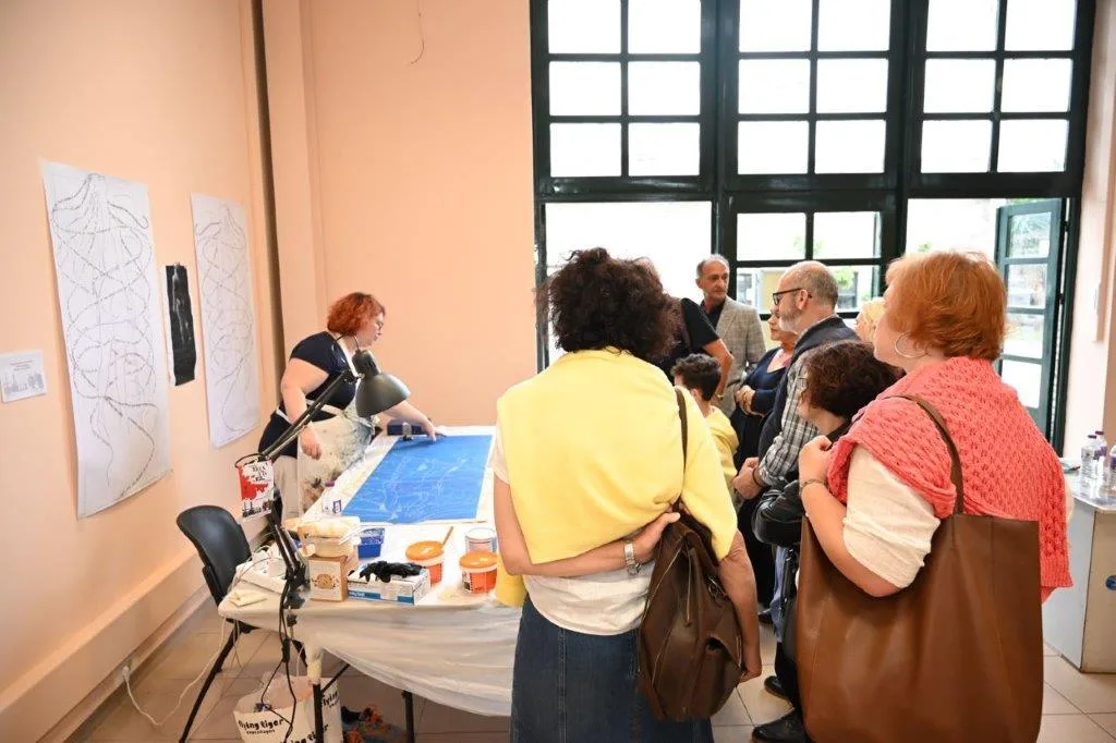 Με μεγάλη συμμετοχή συνεχίζεται το Συμπόσιο Χαρακτικής: Οι πολίτες «αγκάλιασαν» τη δημιουργία