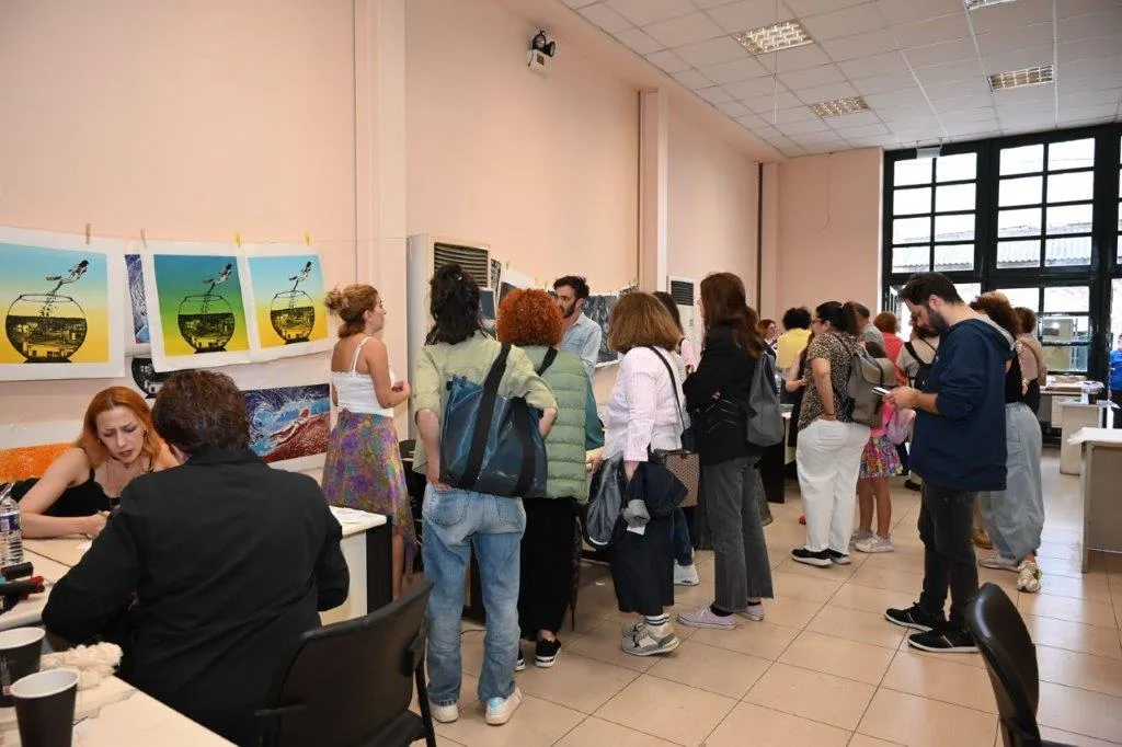 Με μεγάλη συμμετοχή συνεχίζεται το Συμπόσιο Χαρακτικής: Οι πολίτες «αγκάλιασαν» τη δημιουργία