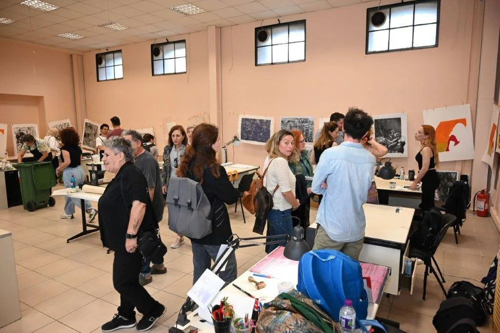 Με μεγάλη συμμετοχή συνεχίζεται το Συμπόσιο Χαρακτικής: Οι πολίτες «αγκάλιασαν» τη δημιουργία