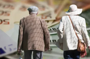 «Σύνταξη +131 ευρώ»: Το μπόνους που κερδίζουν οι συνταξιούχοι που συνεχίζουν να εργάζονται ΠΑΡΑΔΕΙΓΜΑΤΑ