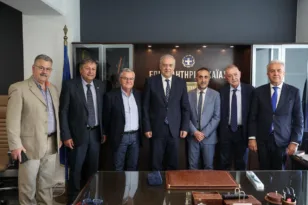 Περιοδεία Θεοδωρικάκου στην Πάτρα με κατευθύνσεις ανάπτυξης ΦΩΤΟ