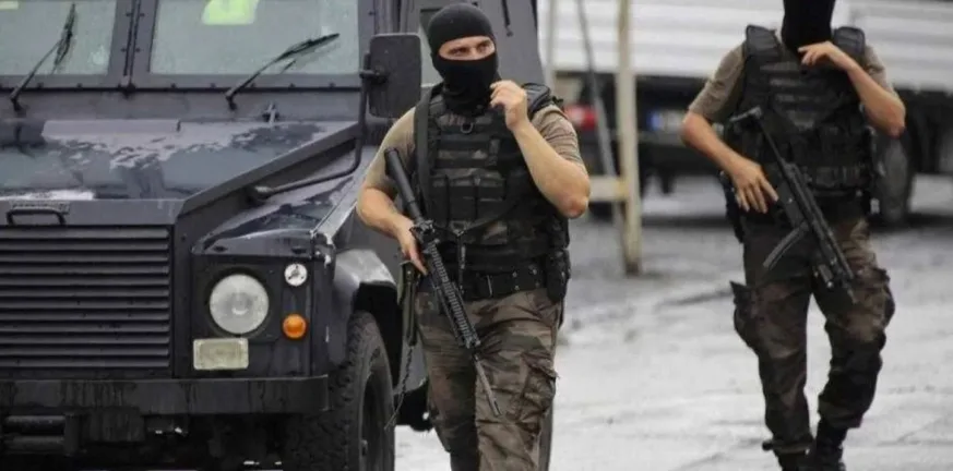 Συλλήψεις και εφόδους εξαπολύει ο Ερντογάν: Στο στόχαστρο η αντιπολίτευση και ο Ιμάμογλου