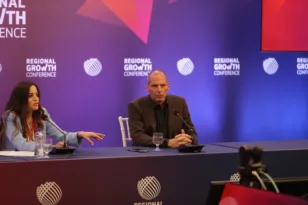 Δεν την ξεχνάει με τίποτα τη Σοφία Τουντούρη ο Βαρουφάκης…