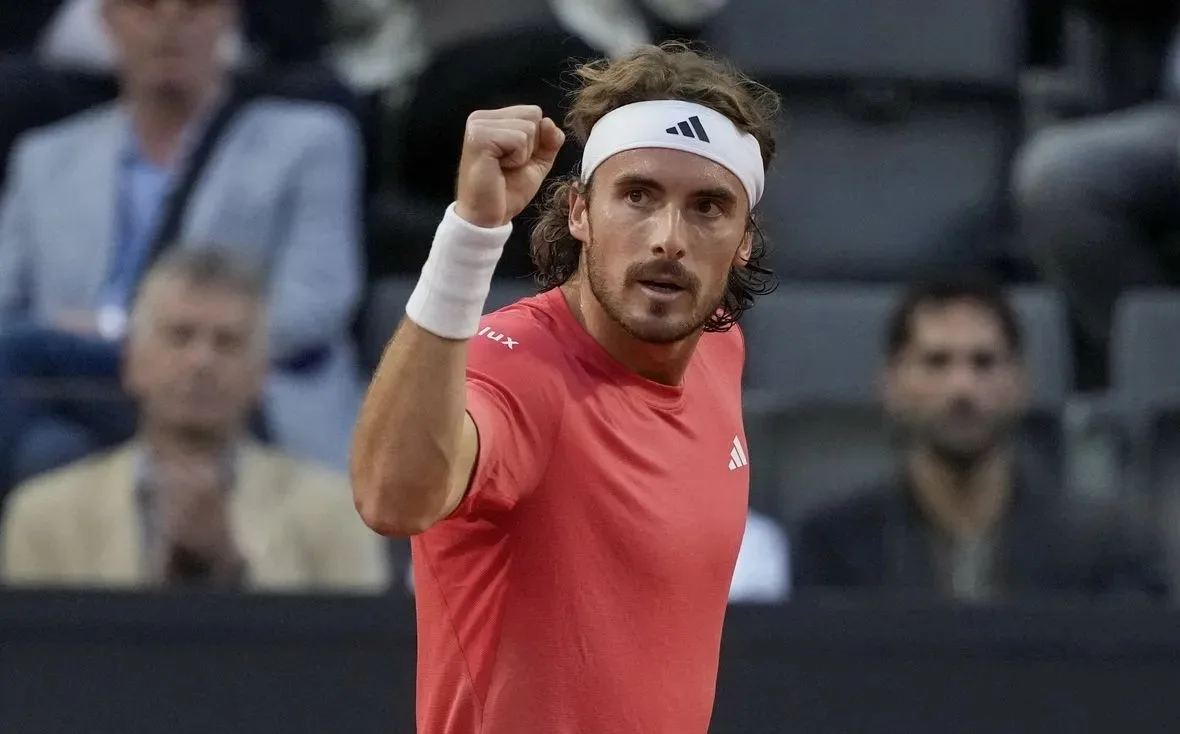 Ο Τσιτσιπάς πήρε κλήση λόγω ταχύτητας, δείτε με πόσο έτρεχε Ο Τσιτσιπάς πήρε κλήση λόγω ταχύτητας, δείτε με πόσο έτρεχε