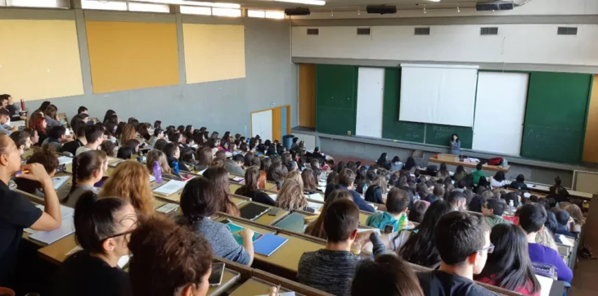 Από την φυσική στη συστημική βία: Η αδράνεια του κράτους και η στοχοποίηση του δημόσιου πανεπιστημίου