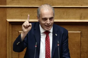 «Πανανθρώπινη η πρόταση Κουτσούμπα» – Στήριξη από Βελόπουλο για τη Γάζα