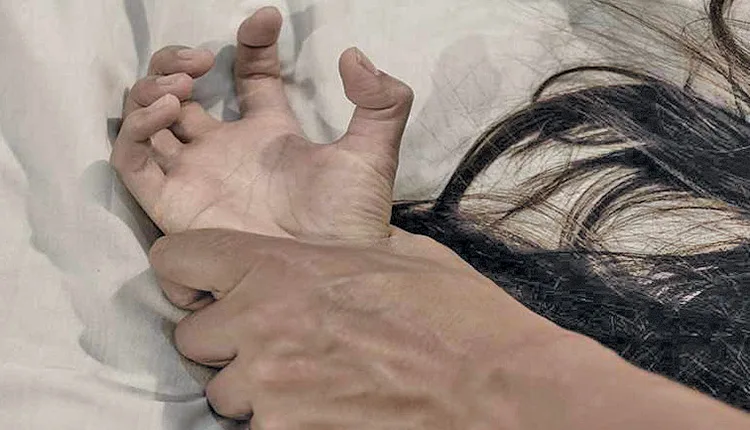 Πάτρα: Τον είχε σαν πατέρα κι εκείνος τη βίασε! - Η εμπλοκή του στην υπόθεση «Μουρτζούκου» Σε αιμορραγία στη μύτη απέδωσε τα ίχνη στο κρεβάτι