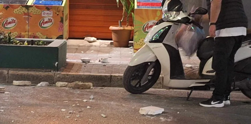 Πάτρα: Έπεσαν σοβάδες και μάρμαρο, τραυματισμός 59χρονου - βίντεο! Πάτρα: Έπεσαν σοβάδες και μάρμαρο, τραυματισμός 59χρονου - βίντεο!