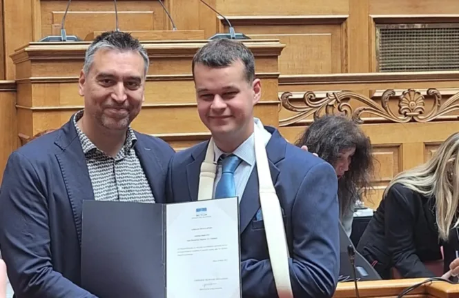 Βράβευση της φοιτητικής ομάδας εθελοντικής αιμοδοσίας «Φλέβα Ζωής» του Πανεπιστημίου Πατρών Βράβευση της φοιτητικής ομάδας εθελοντικής αιμοδοσίας «Φλέβα Ζωής» του Πανεπιστημίου Πατρών