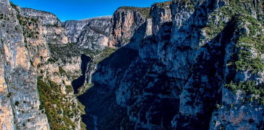 Συναγερμός στη χαράδρα του Βίκου: Επιχείρηση διάσωσης για δύο Βέλγους πεζοπόρους Συναγερμός στη χαράδρα του Βίκου: Επιχείρηση διάσωσης για δύο Βέλγους πεζοπόρους
