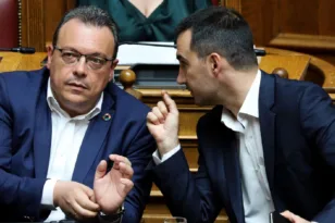 Νέα Αριστερά κατά ΣΥΡΙΖΑ: «Βυζαντινισμοί και διαστρεβλώσεις» για την προανακριτική των Τεμπών