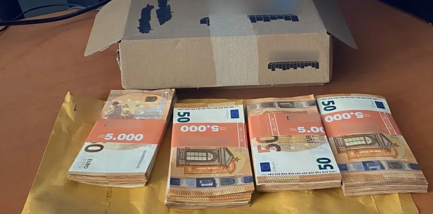 Ανακύκλωσε… 20.000 ευρώ: Η τύχη, η γκάφα και η σωτήρια εντιμότητα Ανακύκλωσε