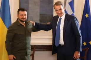 Μητσοτάκης – Ζελένσκι: Τηλεφωνική επικοινωνία και πρόσκληση για Σύνοδο στην Οδησσό