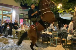 Μυτιλήνη: Τον μαχαίρωσε στο «πανηγύρι του ταύρου» και το θύμα χαροπαλεύει