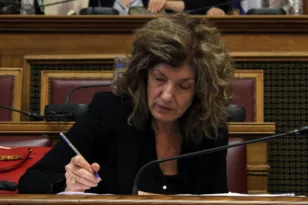 Σία για ΟΠΕΚΕΠΕ: «Για τη Δεξιά δεν υπάρχει κοινωνία, πελάτες υπάρχουν»