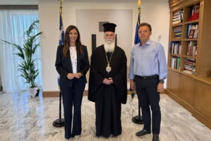 Τι είπαν στο τετ α τετ Μητροπολίτης και Σοφία Ζαχαράκη