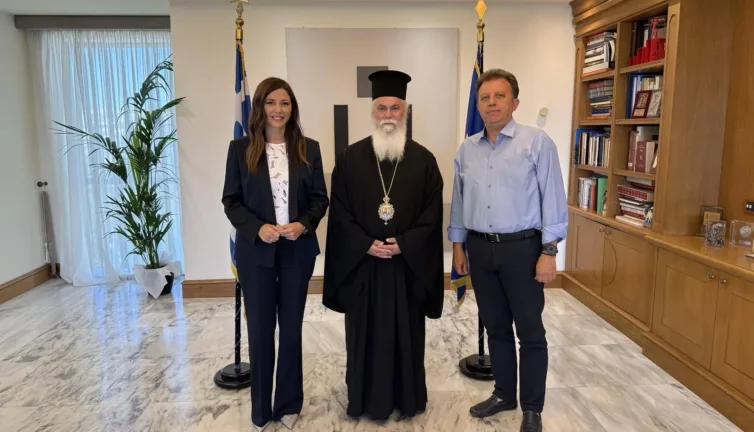 Τι είπαν στο τετ α τετ Μητροπολίτης και Σοφία Ζαχαράκη Τι είπαν στο τετ α τετ Μητροπολίτης και Σοφία Ζαχαράκη