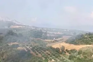 Φωτιά τώρα στις Βελιτσές: Επιχειρούν επίγειες και εναέριες δυνάμεις σε δύσβατο σημείο ΒΙΝΤΕΟ