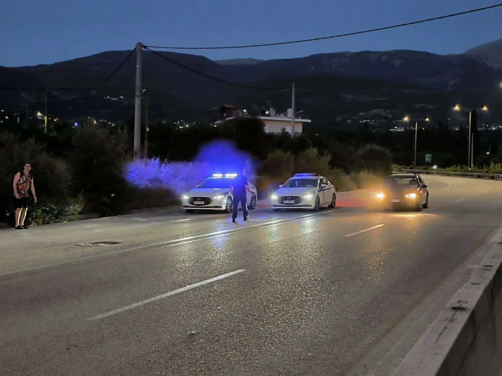 Πάτρα: Φωτιά στη Βενιζέλου, «φούντωσε» στα ξαφνικά στη μέση του δρόμου ΙΧ, ΦΩΤΟ, ΒΙΝΤΕΟ