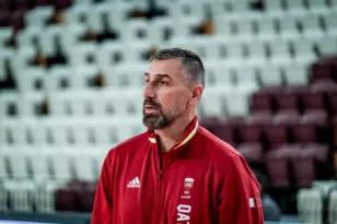 Ο προπονητής που ήταν στο Κατάρ όταν έπεσαν οι πύραυλοι