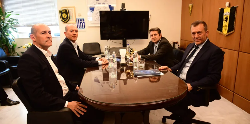 Οι δηλώσεις Αγγελόπουλων: Ολοκληρώθηκε η συνάντηση με τον Βρούτση ΒΙΝΤΕΟ Οι δηλώσεις Αγγελόπουλων: Ολοκληρώθηκε η συνάντηση με τον Βρούτση ΒΙΝΤΕΟ