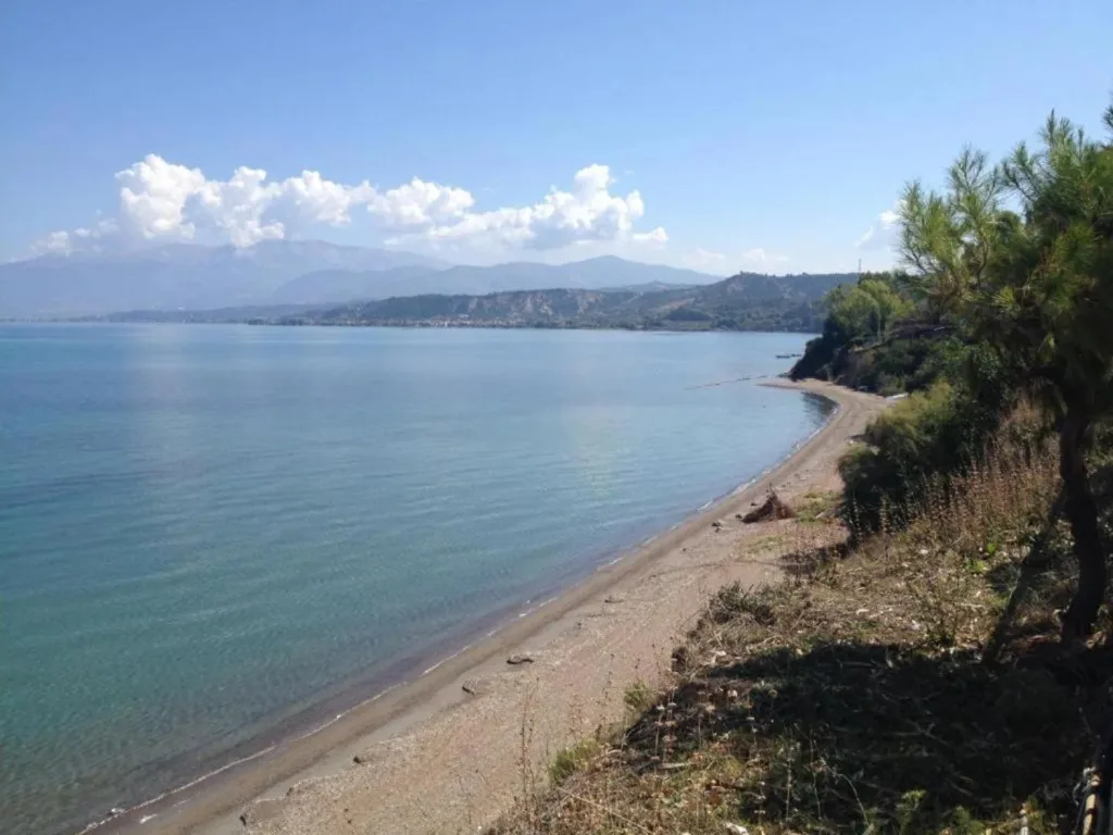 Αμμώδεις παραλίες στην Αχαΐα: Επιλογές για άνετο μπάνιο και χαλάρωση ΦΩΤΟ