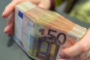 Ξεκινούν στα τέλη Ιουνίου οι πληρωμές αναδρομικών σε πάνω από 50.000 συνταξιούχους – Ποιοι θα δουν χρήματα στους λογαριασμούς τους