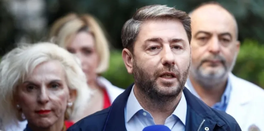Ανδρουλάκης σε σκληρή γραμμή: «Η κυβέρνηση αποτυγχάνει και σιωπά – Η Ορθοδοξία ξεσηκώνεται, το κράτος βουλιάζει» Ανδρουλάκης σε σκληρή γραμμή: «Η κυβέρνηση αποτυγχάνει και σιωπά – Η Ορθοδοξία ξεσηκώνεται, το κράτος βουλιάζει»
