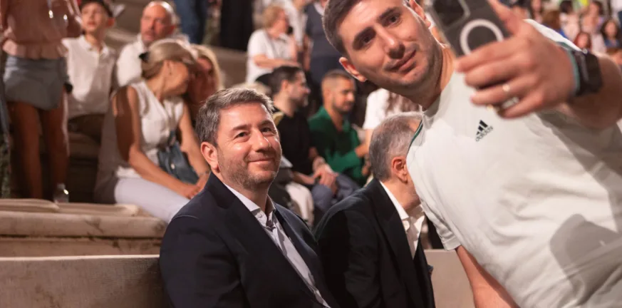 Μελωδικό βράδυ Σαββάτου για τον Νίκο Ανδρουλάκη Μελωδικό βράδυ Σαββάτου για τον Νίκο Ανδρουλάκη