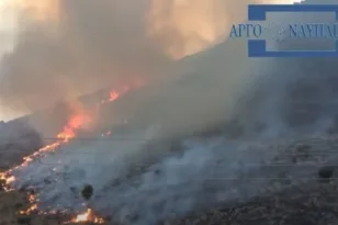 Πύρινος συναγερμός στην Αργολίδα με 60 πυροσβέστες, δύο ελικόπτερα και τέσσερα αεροπλάνα!