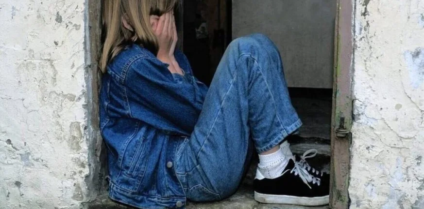 Εχει βουίξει όλο το Ηράκλειο με τον γνωστό καθηγητή που πήγε να ασελγήσει σε 16χρονη... Εχει βουίξει όλο το Ηράκλειο με τον γνωστό καθηγητή που πήγε να ασελγήσει σε 16χρονη...