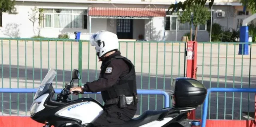 Σοκ στου Ρέντη: Συνελήφθη 44χρονος επιδειξίας έξω από νηπιαγωγείο Σοκ στου Ρέντη: Συνελήφθη 44χρονος επιδειξίας έξω από νηπιαγωγείο