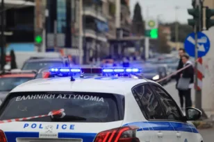Πάτρα: Άνδρας αναστάτωσε την ΕΛΑΣ και μια γειτονιά – Συνελήφθη με πιστόλι και ασυρμάτους