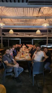 Μια «οικογενειακή» βραδιά στα Αραχωβίτικα/Ακταίο