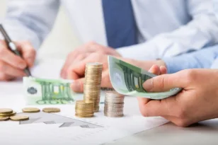 Ρεκόρ εκταμιεύσεων επιχειρηματικών δανείων από τις τράπεζες το 2024 – Πού κατευθύνθηκαν οι χρηματοδοτήσεις