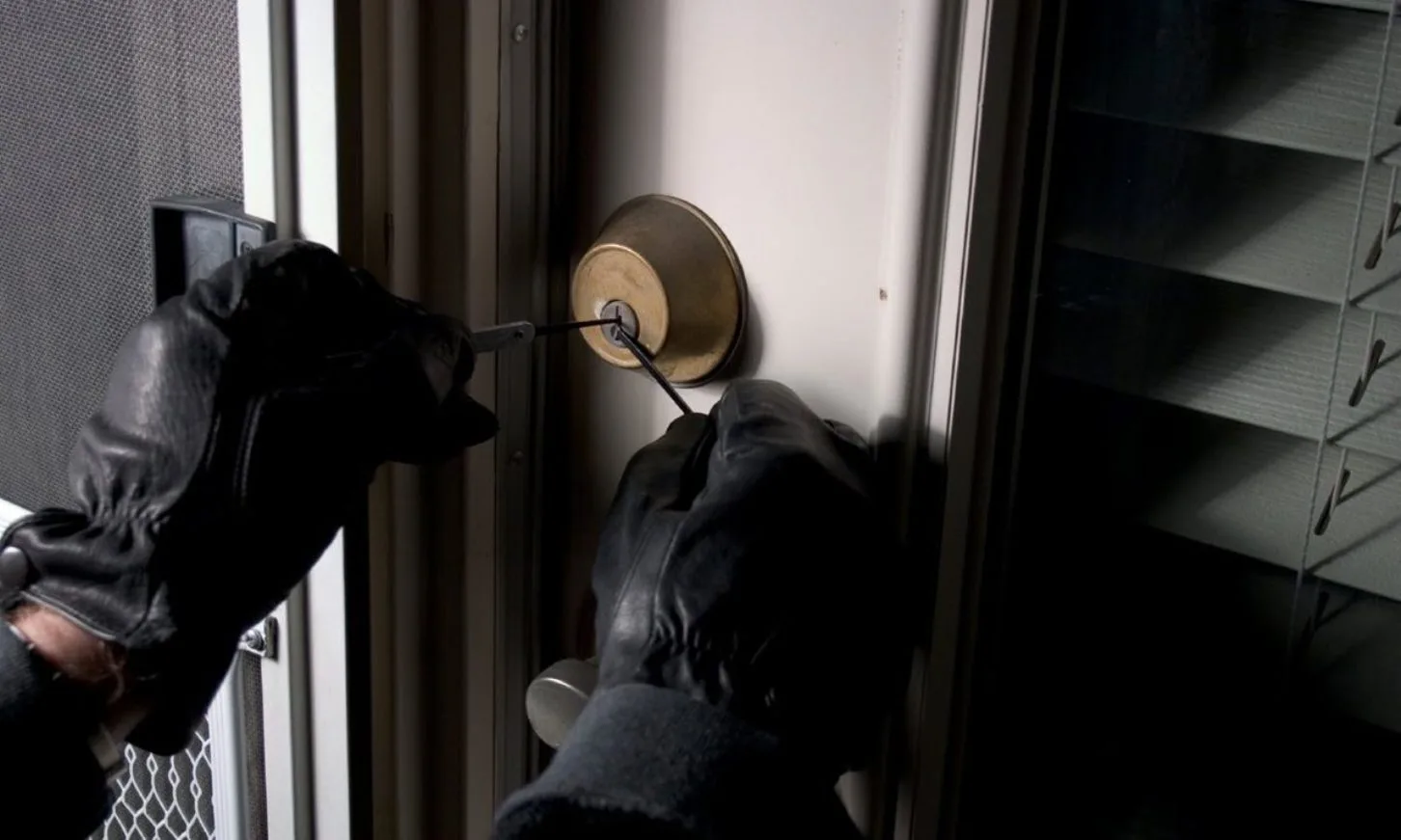 Εξιχνίαση κλοπής άνω 23.000 ευρώ σε σπίτι στην Αιγιάλεια