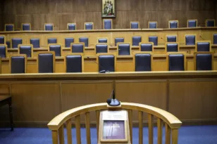 Κατηγορείται για φόνο ζώου και διακίνηση ναρκωτικών ο 34χρονος που σκότωσε γατάκι στην Καλαμαριά