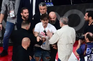 Η ΚΑΕ Ολυμπιακός δημοσίευσε πλάνα με τον Δημήτρη Γιαννακόπουλο στο ΣΕΦ ΒΙΝΤΕΟ