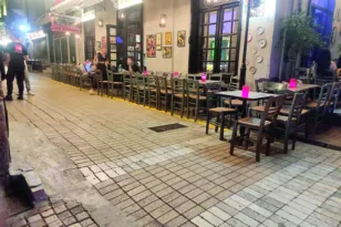 Πάτρα: Αγωνία για τάξη και τραπεζοκαθίσματα – Τι λέει στην «Π» ο αντιδήμαρχος Διοίκησης