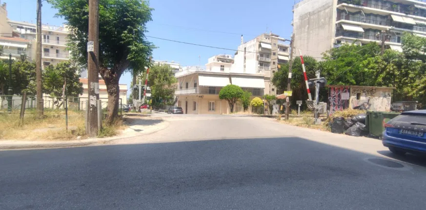Πάτρα: Φρενο-κομείο στην άσφαλτο Πάτρα: Φρενο-κομείο στην άσφαλτο