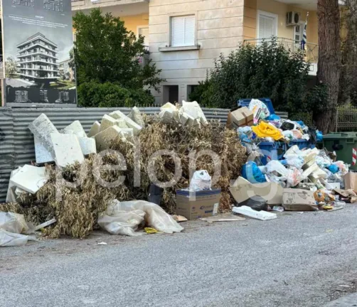 «Ασφυξία» στους μπλε κάδους της Πάτρας: Ανακύκλωση χωρίς αποκομιδή και η πόλη πνίγεται στα σκουπίδια «Ασφυξία» στους μπλε κάδους της Πάτρας: Ανακύκλωση χωρίς αποκομιδή και η πόλη πνίγεται στα σκουπίδια
