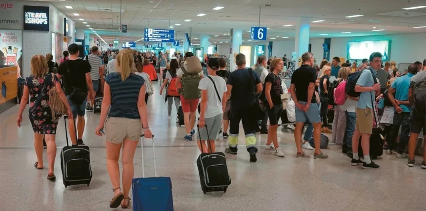 Πλήγμα στον ελληνικό τουρισμό από την κλιμάκωση στη Μέση Ανατολή Πλήγμα στον ελληνικό τουρισμό από την κλιμάκωση στη Μέση Ανατολή