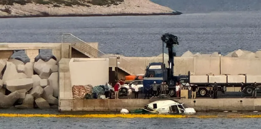 Συνελήφθη ο κυβερνήτης του ελικοπτέρου που έπεσε στη Βουλιαγμένη, έγκυος μία από τις γυναίκες που βρέθηκε στη θάλασσα Συνελήφθη ο κυβερνήτης του ελικοπτέρου που έπεσε στη Βουλιαγμένη, έγκυος μία από τις γυναίκες που βρέθηκε στη θάλασσα