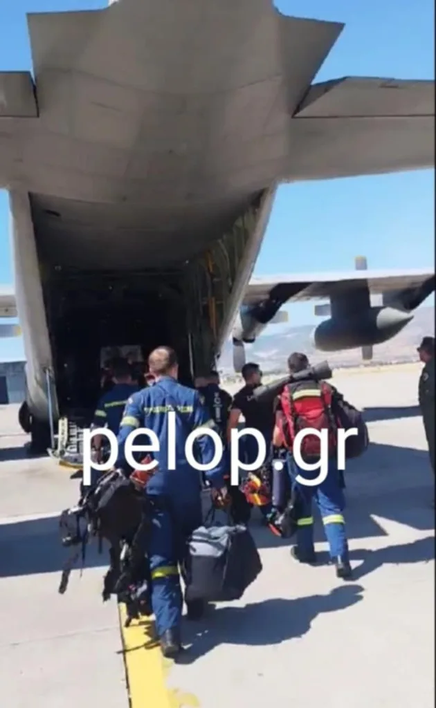 Πατρινοί στη «μάχη» με τις φλόγες στη Χίο ΦΩΤΟ - ΒΙΝΤΕΟ Η μεταφορά με C-130
