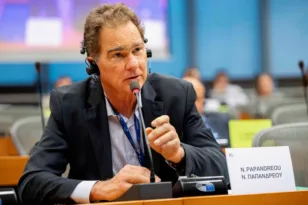 Παρέμβαση Παπανδρέου για τις ραγδαίες εξελίξεις στον πόλεμο Ισραήλ-Ιράν και ΗΠΑ
