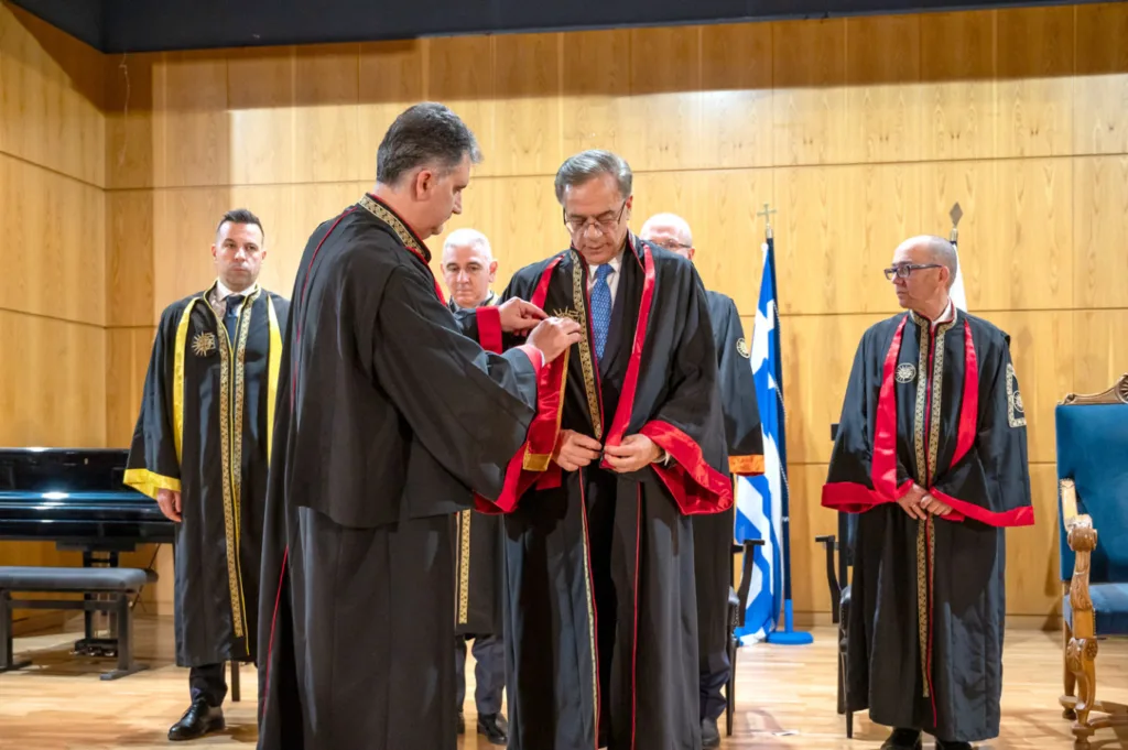 Οι λόγοι που ο Χαρδούβελης αναγορεύθηκε επίτιμος διδάκτορας του Πανεπιστημίου Μακεδονίας ΦΩΤΟ