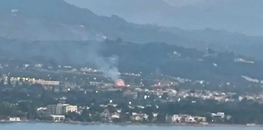 Φωτιά στον ποταμό Χάραδρο με Ρομά να κάνουν επίθεση στους πυροσβέστες! Φωτιά στον ποταμό Χάραδρο με Ρομά να κάνουν επίθεση στους πυροσβέστες!