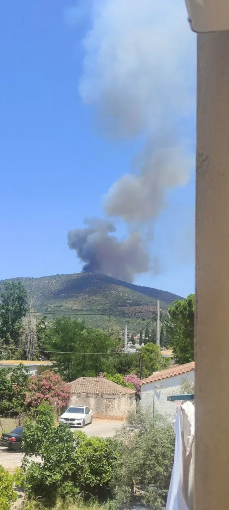 Φλόγες στο Άνω Σούλι Μαραθώνα: Διπλό 112 για εκκένωση, ενισχύονται οι πυροσβεστικές δυνάμεις